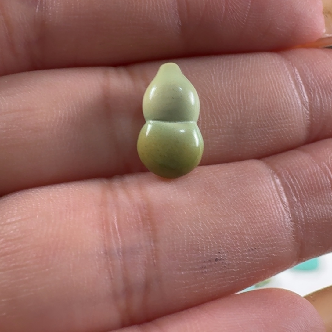 *****绿松石未镶嵌颈饰