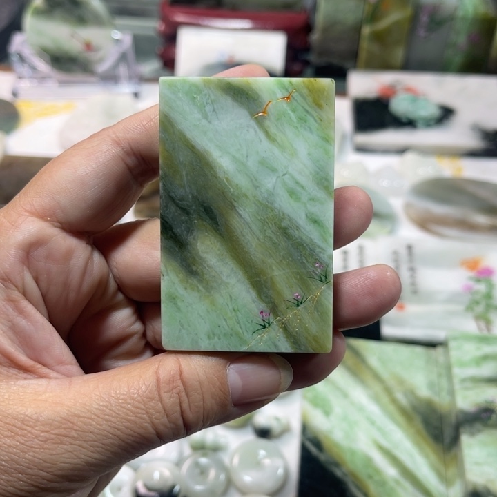 独山玉未镶嵌颈饰