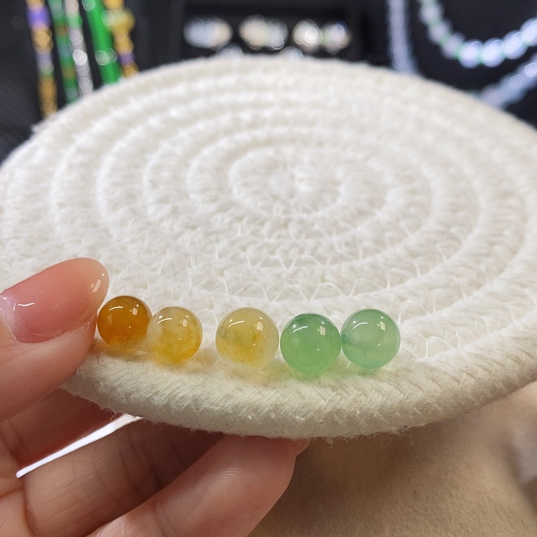 翡翠把件未镶嵌多样性发其一 亏清买断