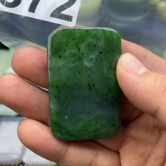 和田玉未镶嵌珠宝半成品