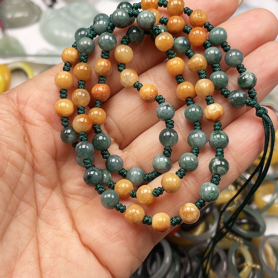 翡翠颈饰未镶嵌翡翠