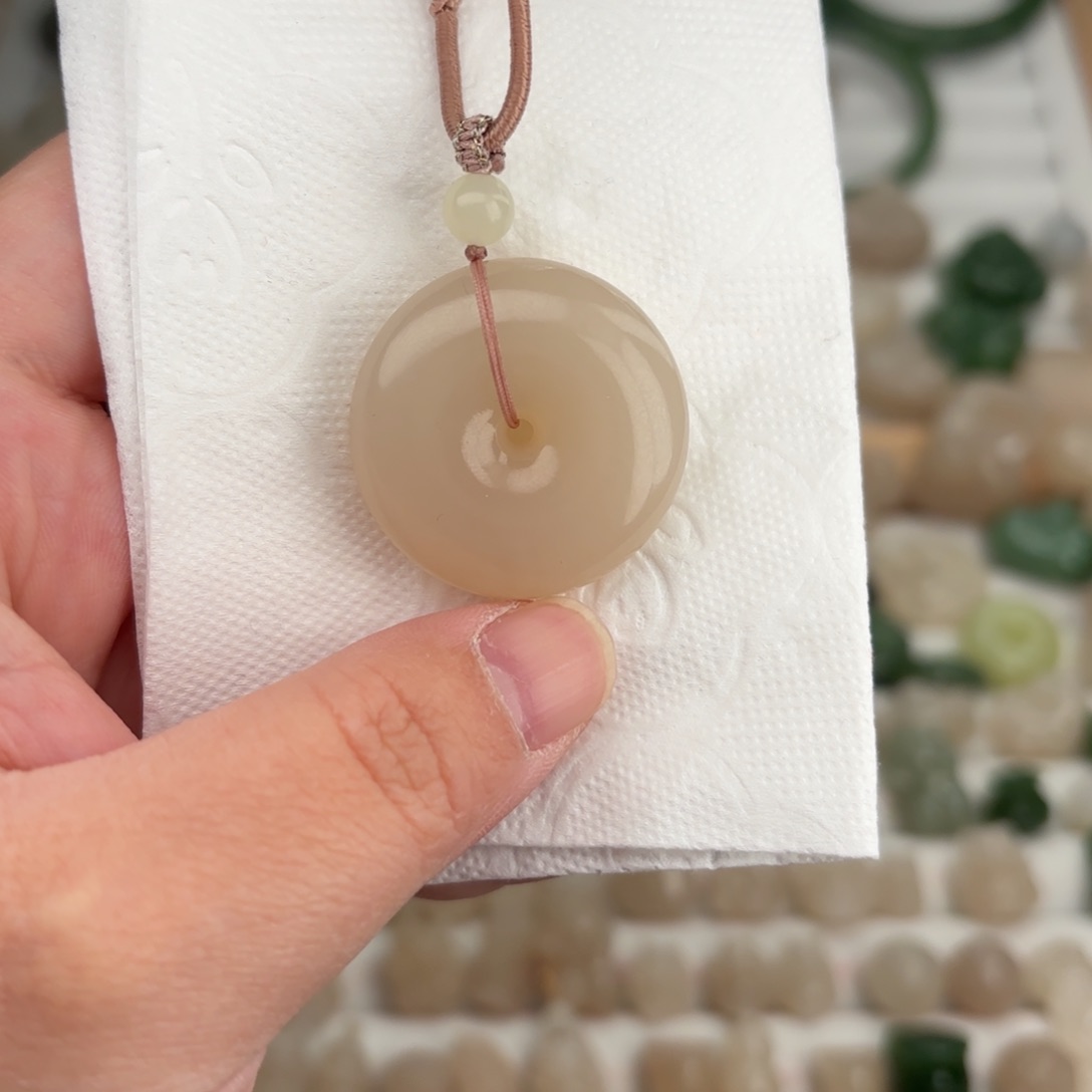 和田玉颈饰未镶嵌