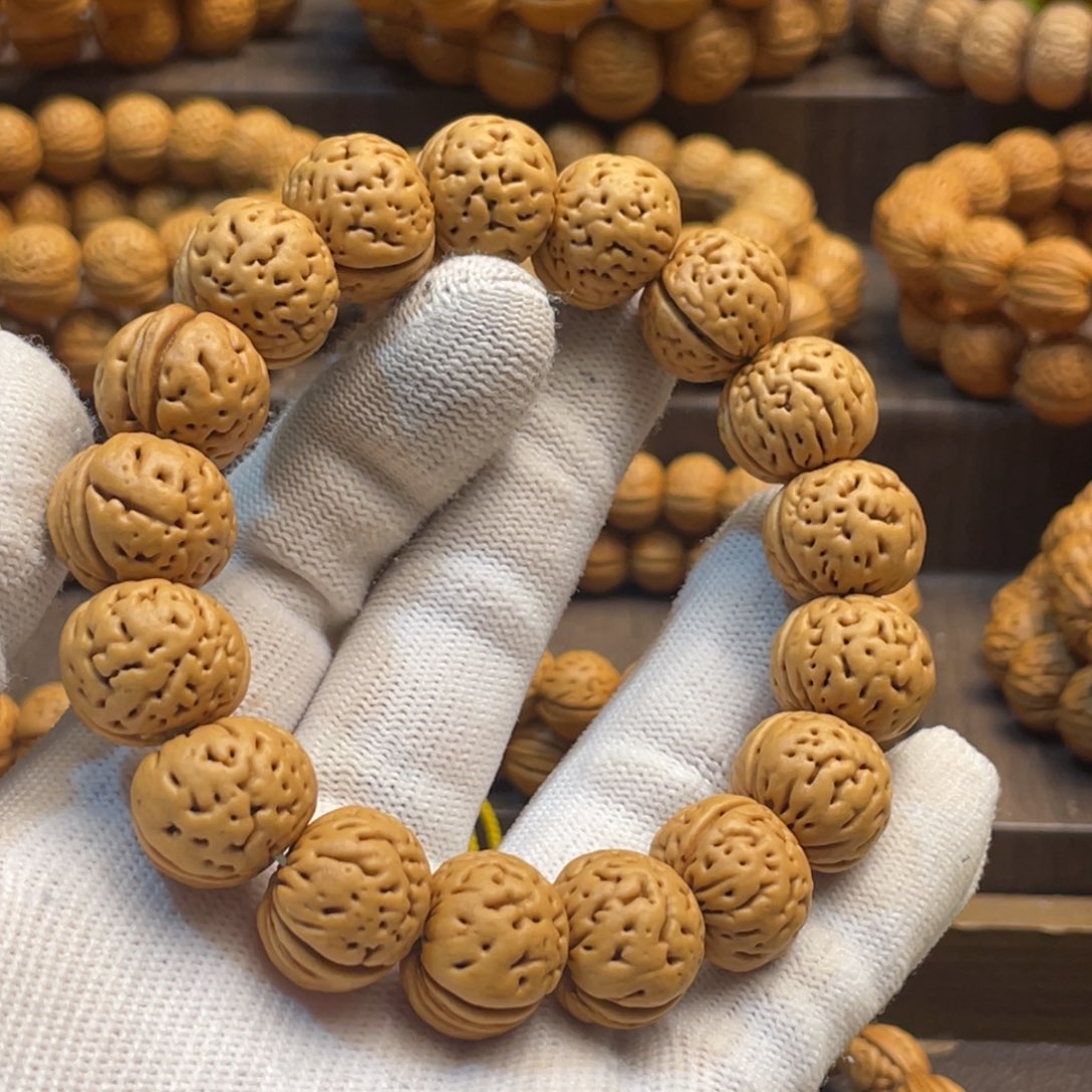 吊坠桃核刘*男野生肌肉奶豆