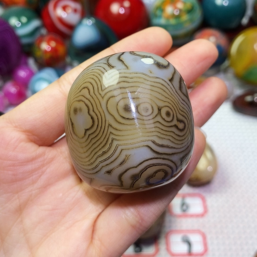 吉***姐玛瑙/玉髓未镶嵌珠宝奇石