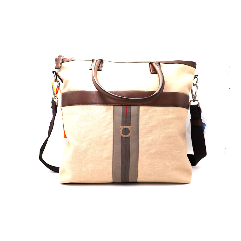 95新 FERRAGAMO/菲拉格慕 97新卡其色帆布肩带托特包39*38/71274