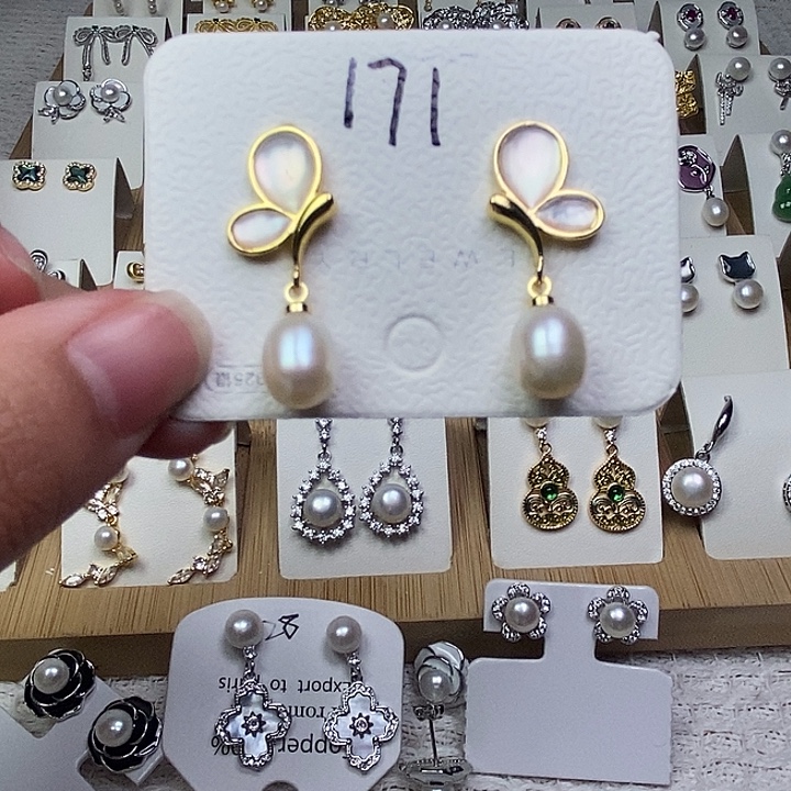 银S925镶嵌淡水珍珠耳饰