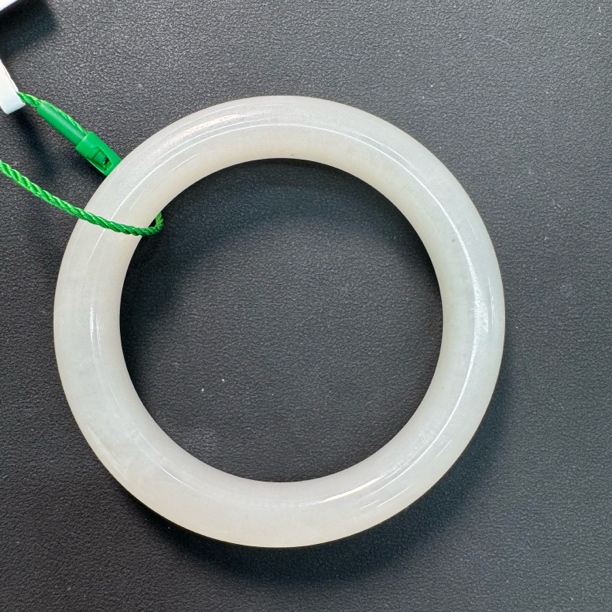 501-5和田玉青海料53圈口手镯（够透有绵有几个小黑点）