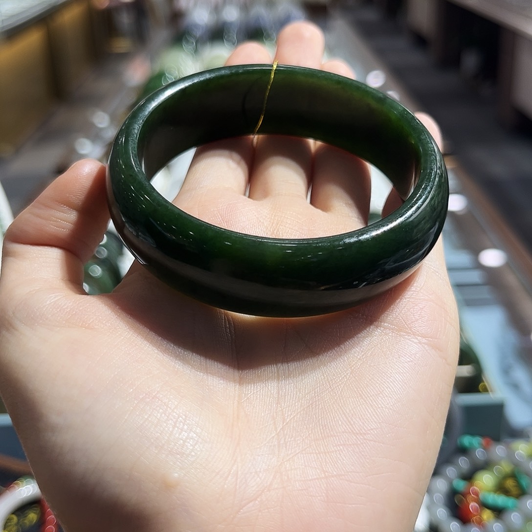 星***海和田玉手镯未镶嵌