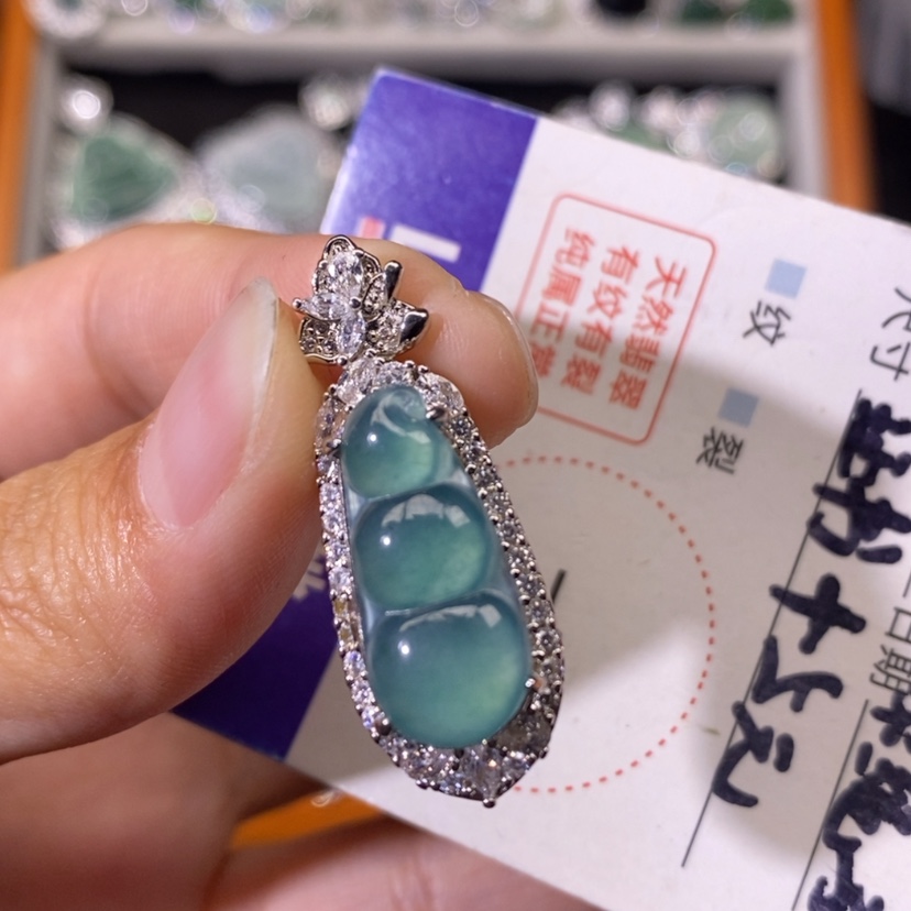 【闪购商品】翡翠颈饰未镶嵌天然