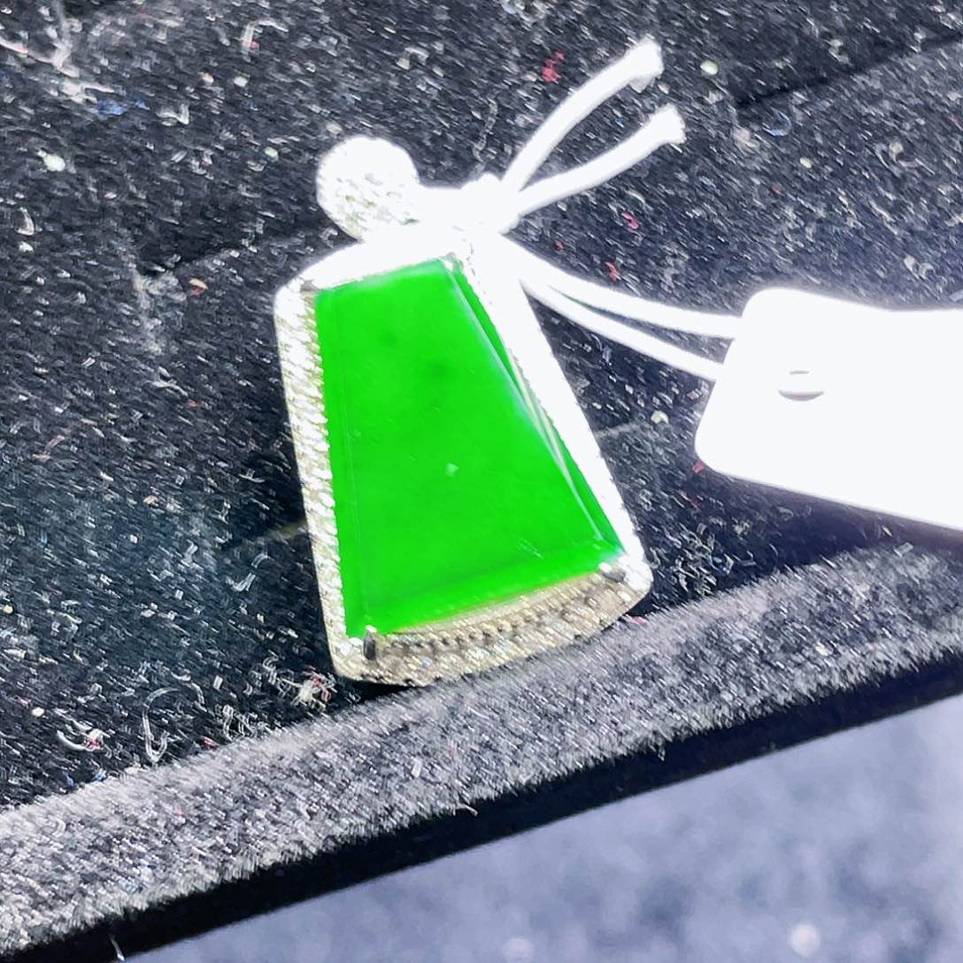 翡翠颈饰未镶嵌42，