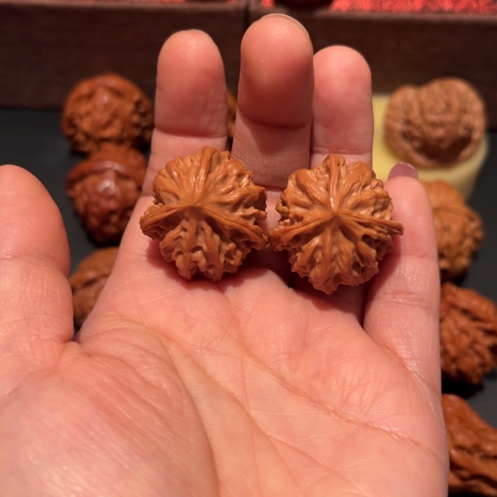 染***柒文玩核桃吊坠野生龙鳞纹三棱