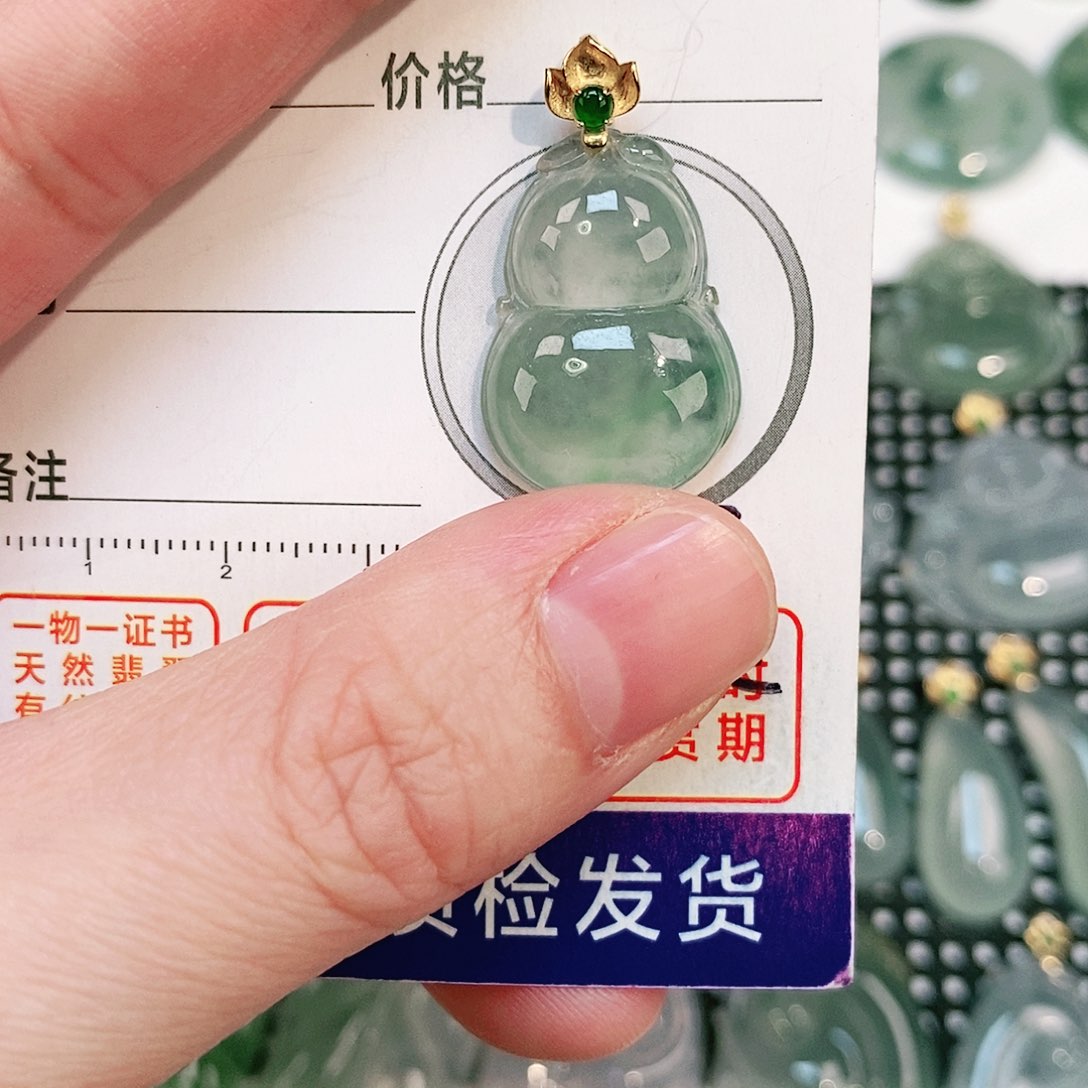 翡翠颈饰18K金镶嵌吊坠