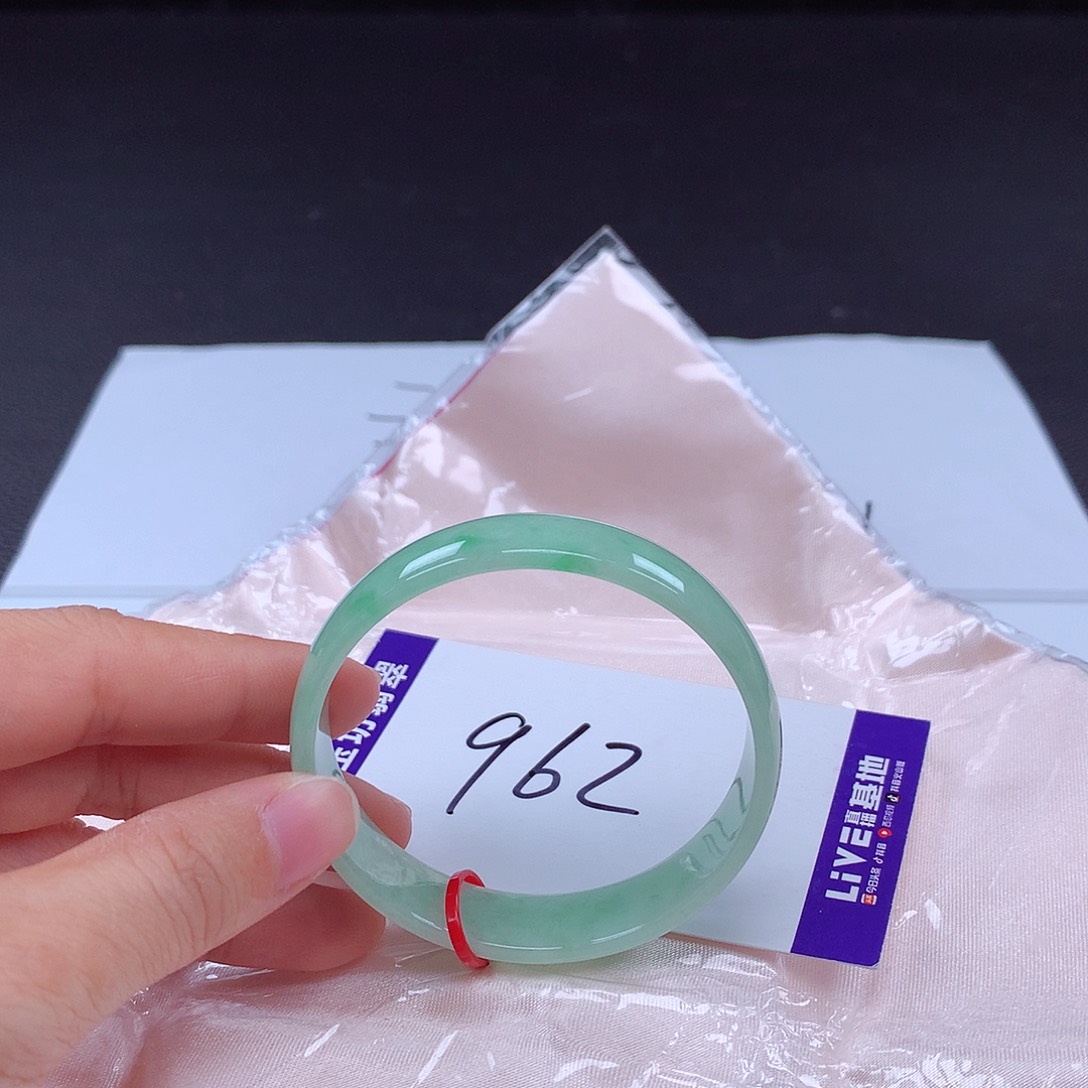 翡翠手镯未镶嵌手镯001265