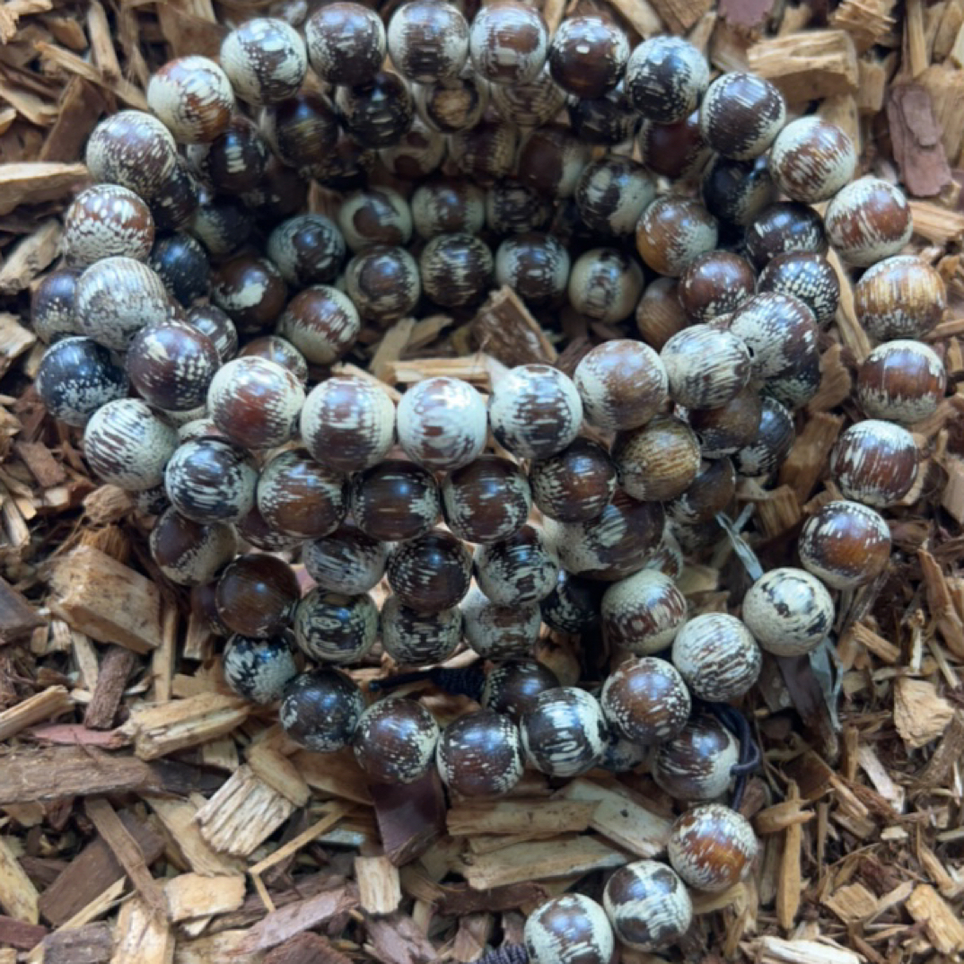 36 福来精选文玩沉香木作手串10mm