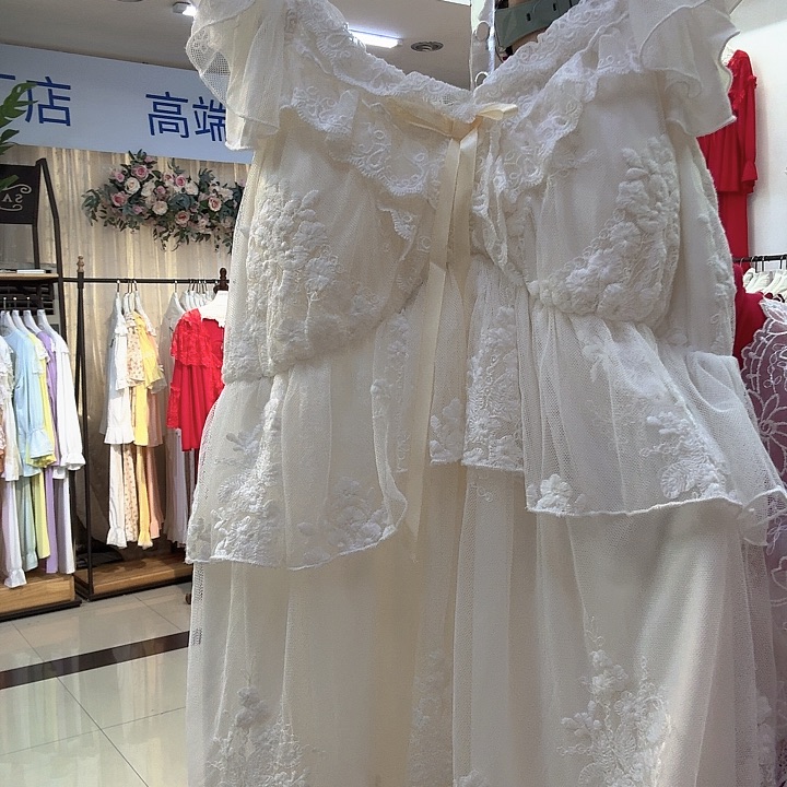 三醋酯纤维重工宫廷款吊带短裤两件套