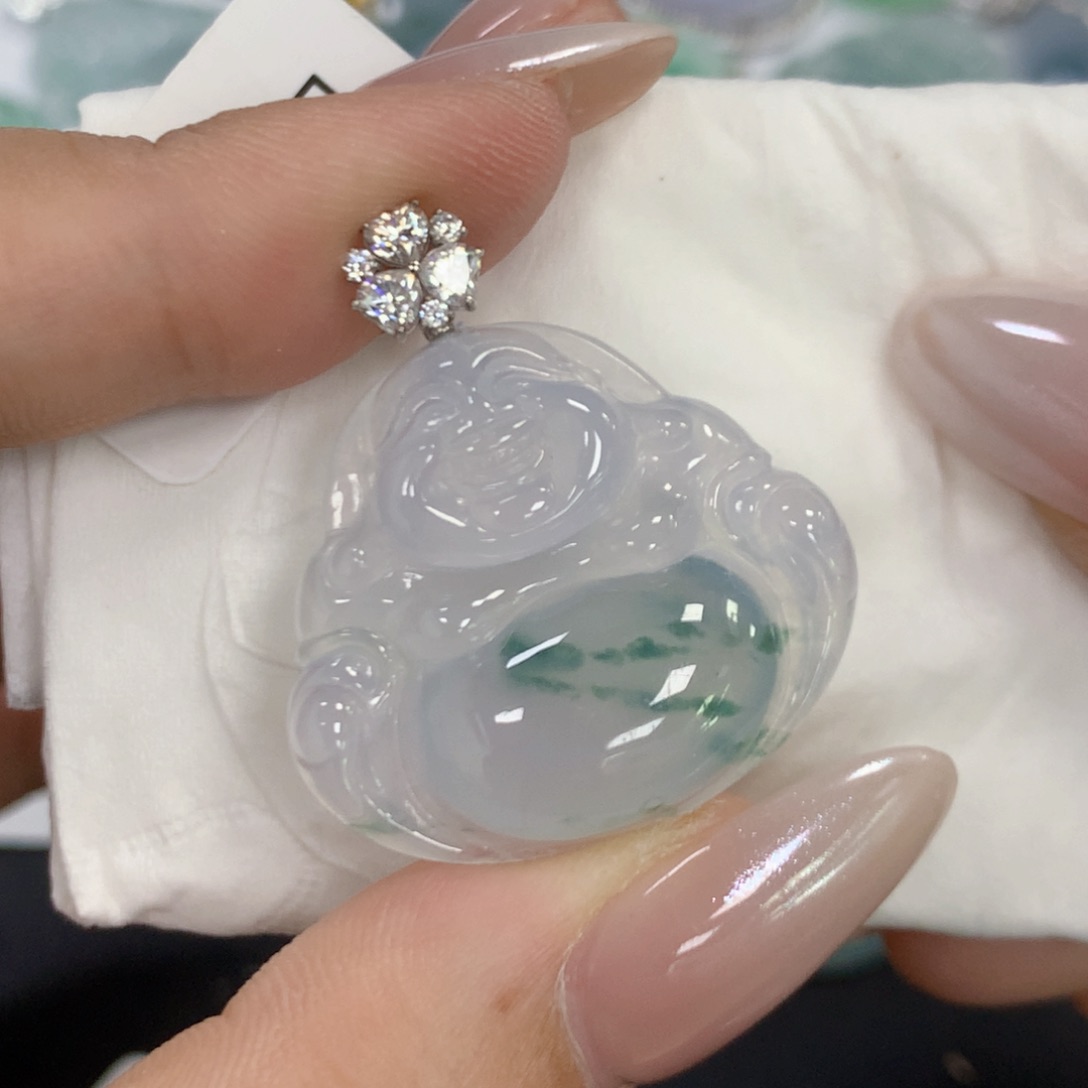 颈饰18K金镶嵌翡翠