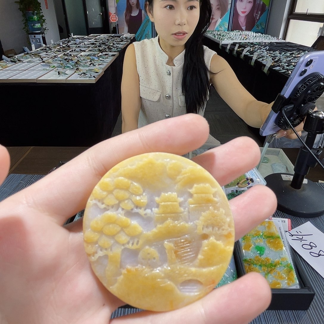 颈饰未镶嵌翡翠一