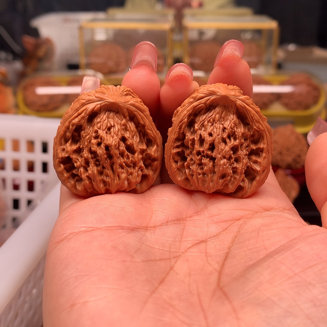 文玩核桃把件虎头蛇