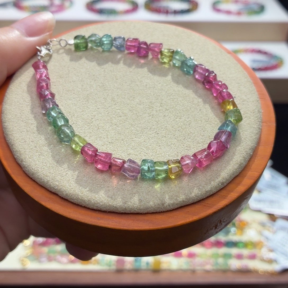 未镶嵌碧玺手串两天货期期