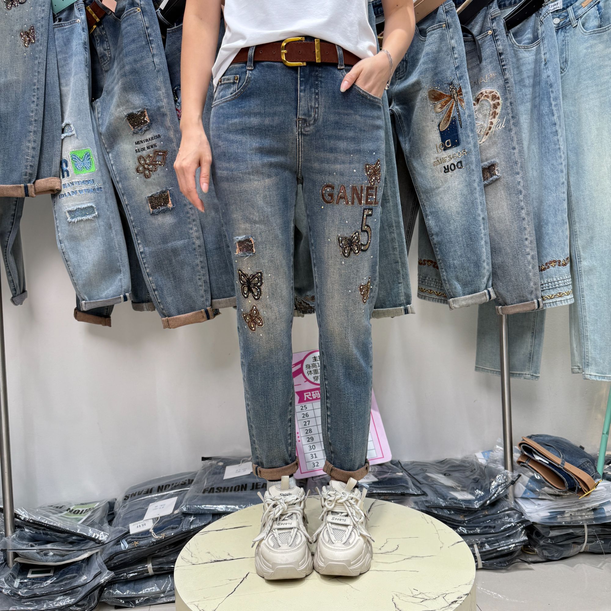 【廷轩】96029水洗显瘦百搭时尚欧货老爹裤秋季弹性烫钻刺绣牛仔裤