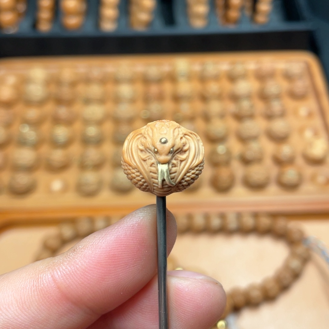 猴头核桃手串猴头核桃精工蛇王