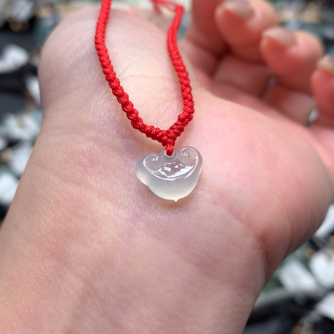 翡翠颈饰未镶嵌如意头