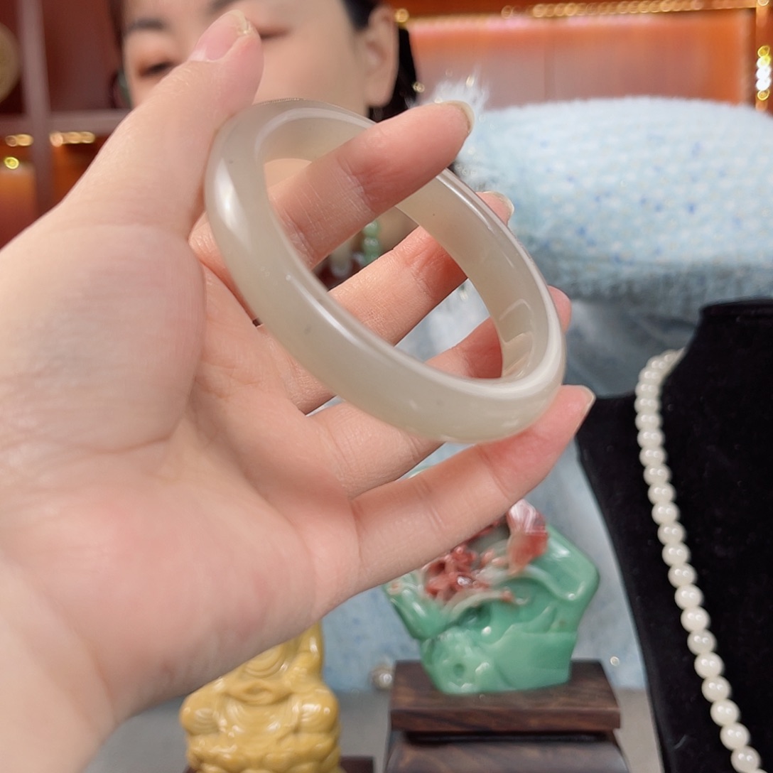 密玉（石英质玉）手鐲未镶嵌57