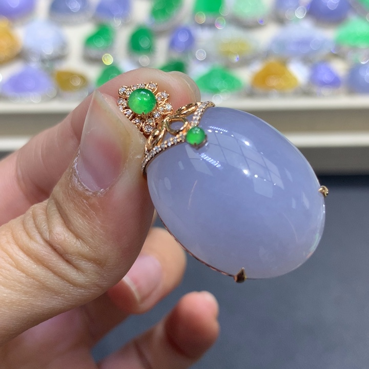 翡翠颈饰18K金镶嵌翡翠