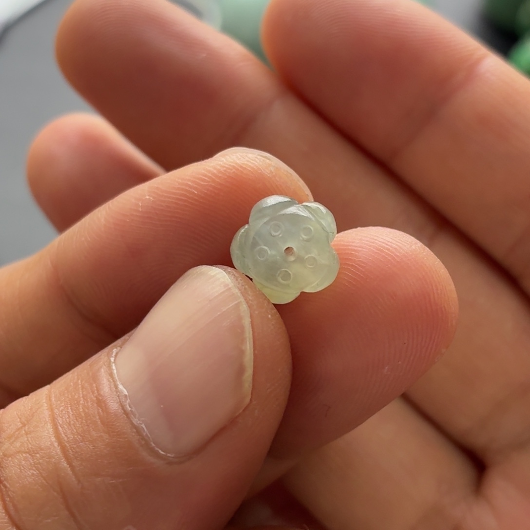 定制翡翠未镶嵌莲花