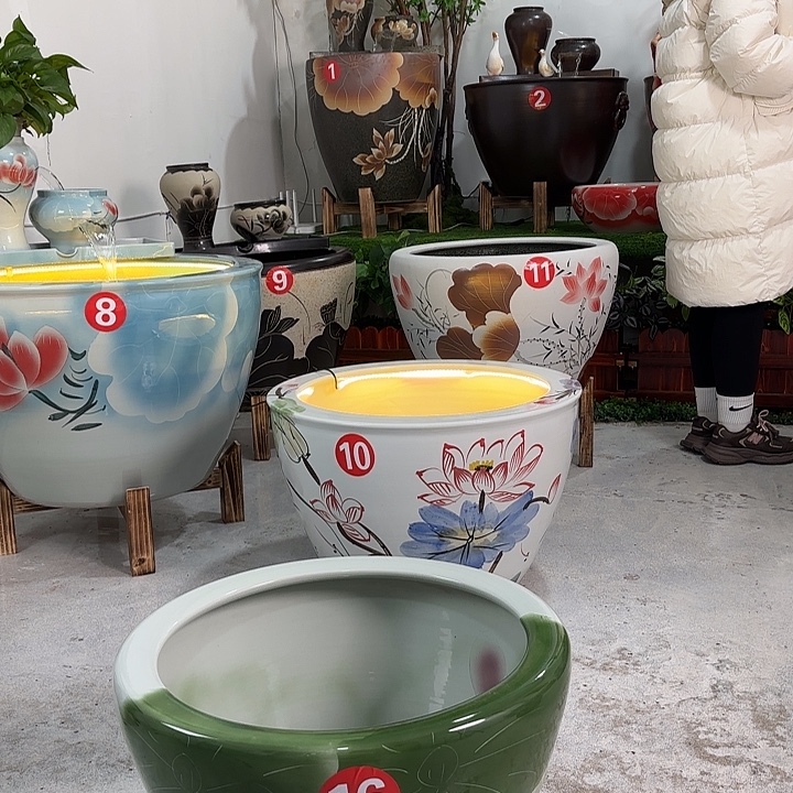 陶其他彩荷流水摆件