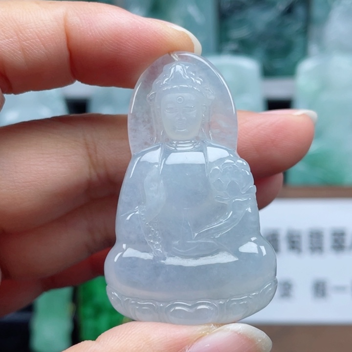 颈饰未镶嵌翡翠素衣观音
