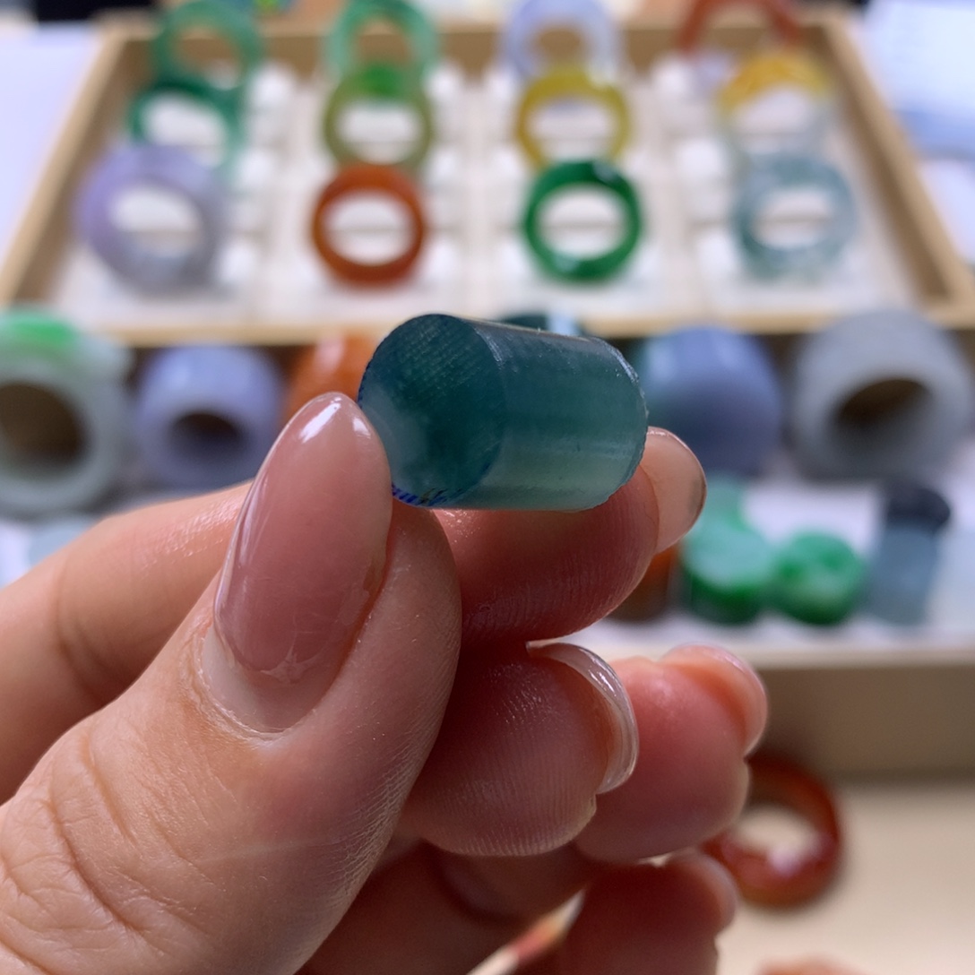 佳****定制翡翠未镶嵌翡翠