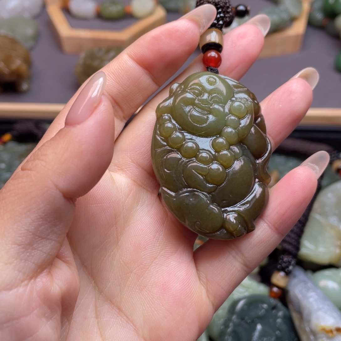 和田玉颈饰未镶嵌