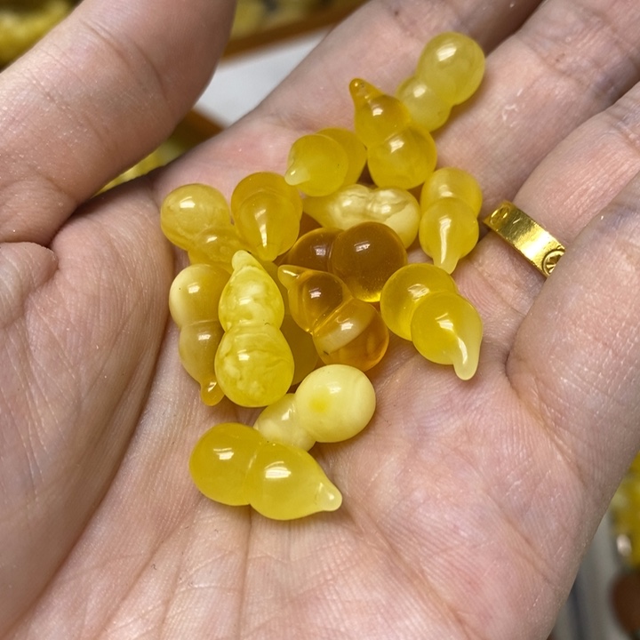 蜜蜡未镶嵌裸石多样性发货其二