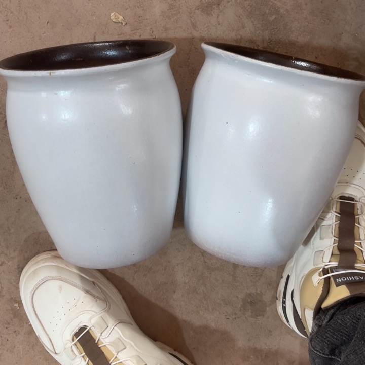 紫砂花盆口径18高度21两只小瑕疵