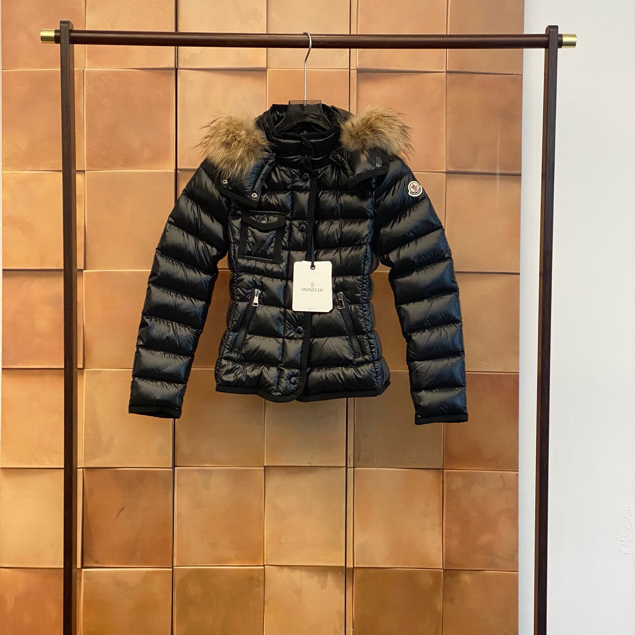 Moncler 爆款Armoise黑色亮面毛领羽绒服/0码/全新原吊/29296