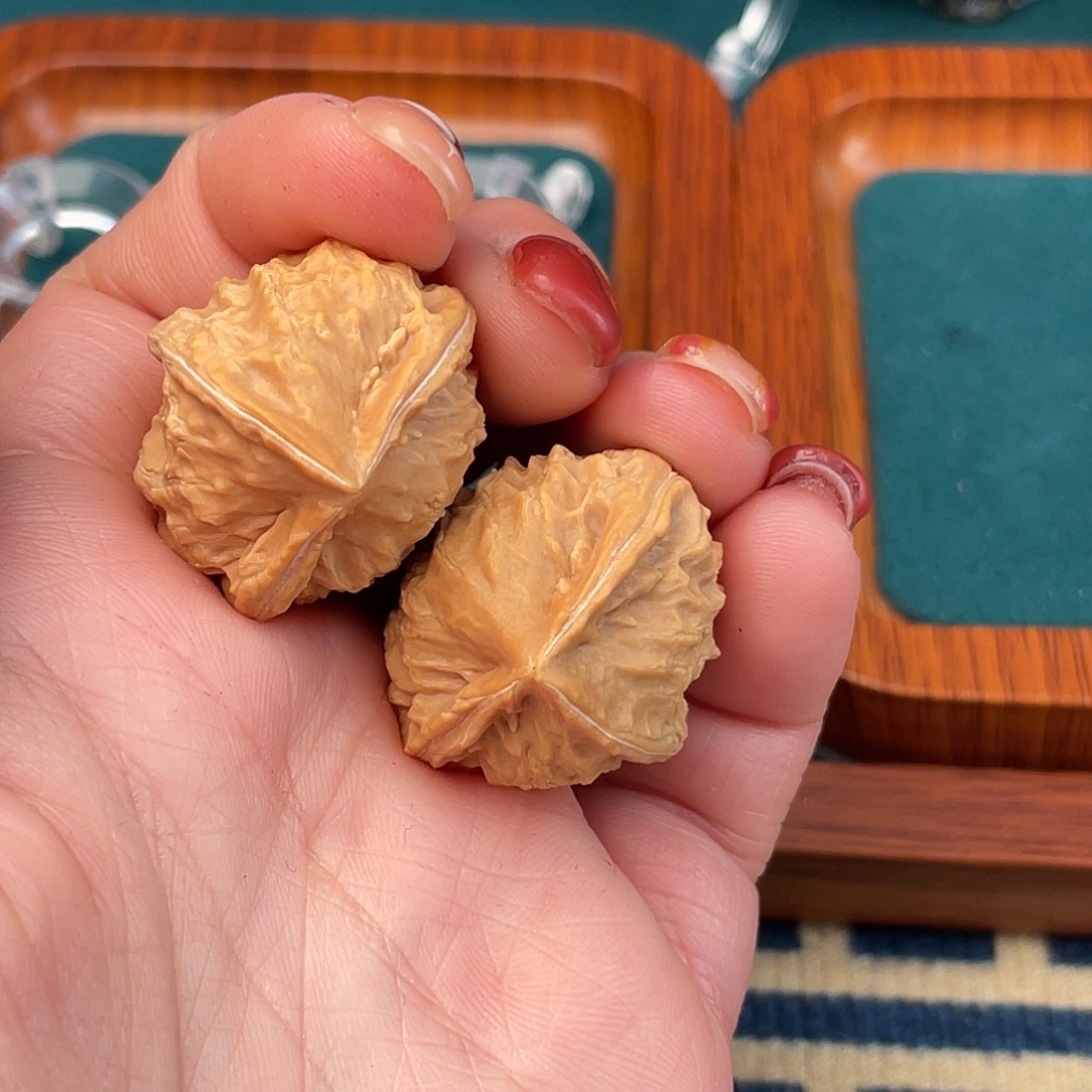 文玩核桃把件人丁兴旺