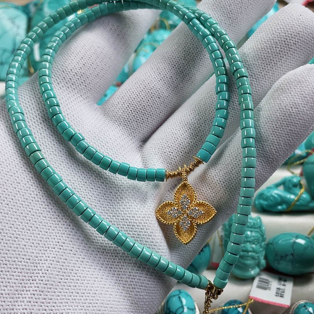 绿松石车挂18K金镶嵌