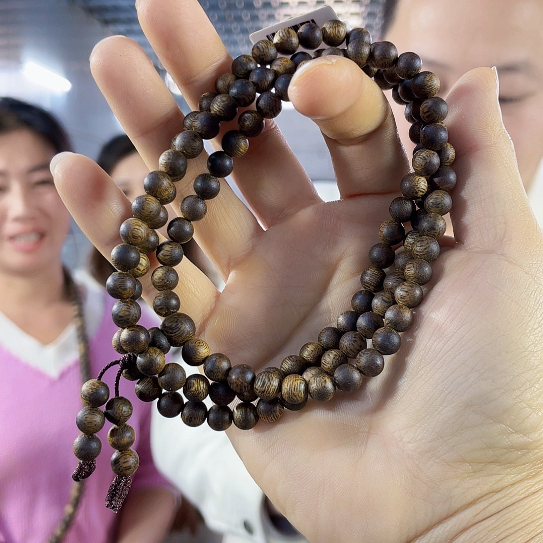 沉香手串海南老白棋圆珠长串0.6/18克多样性发一