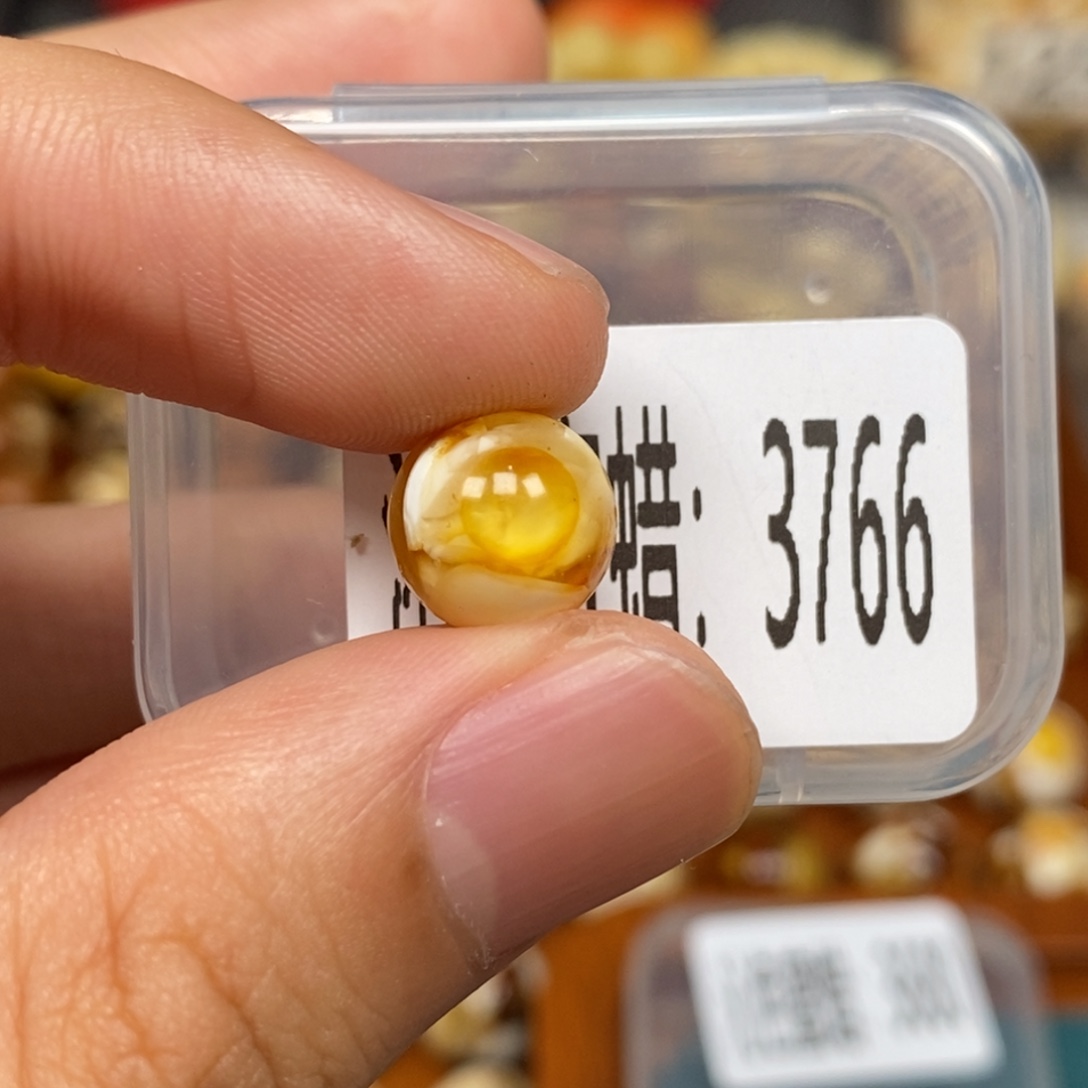 蜜蜡未镶嵌珠宝奇石3766