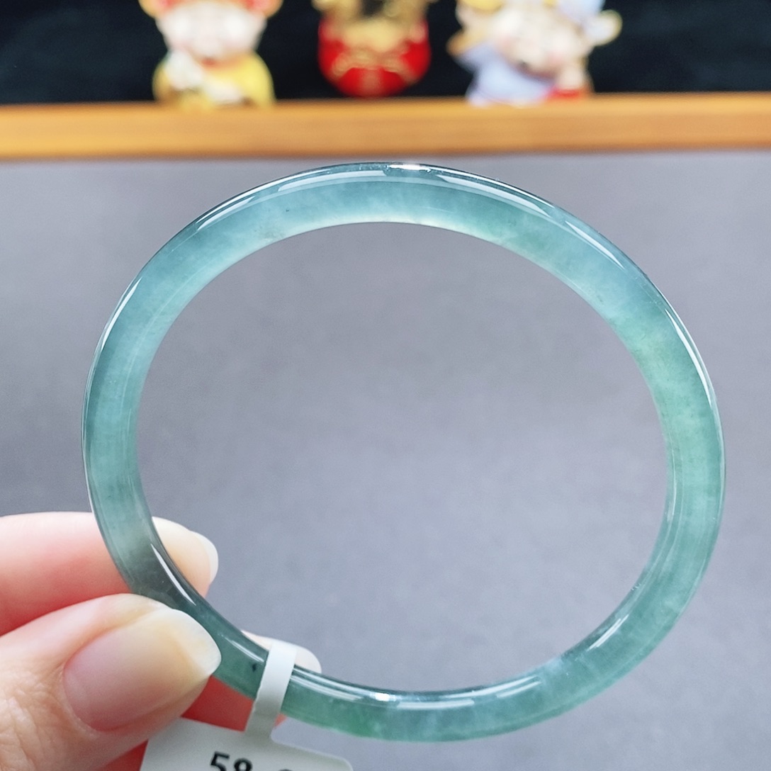 翡翠未镶嵌手镯93