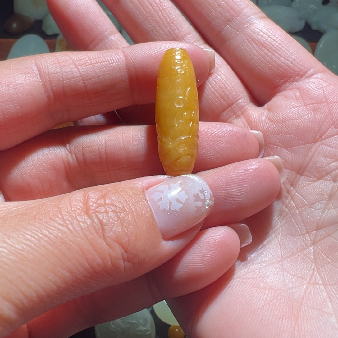 舍***得和田玉未镶嵌颈饰