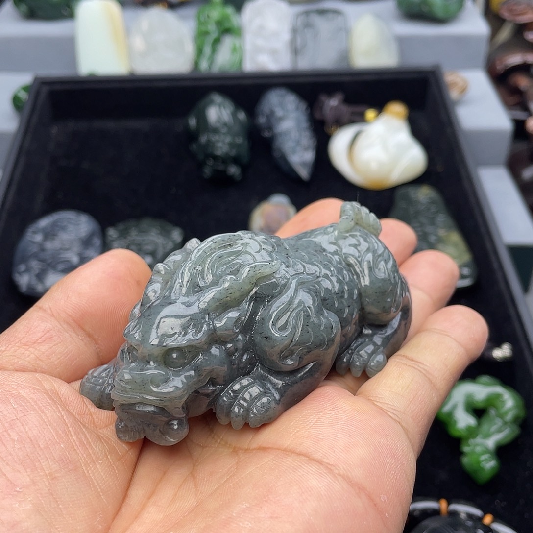 瑞***哥颈饰未镶嵌和田玉