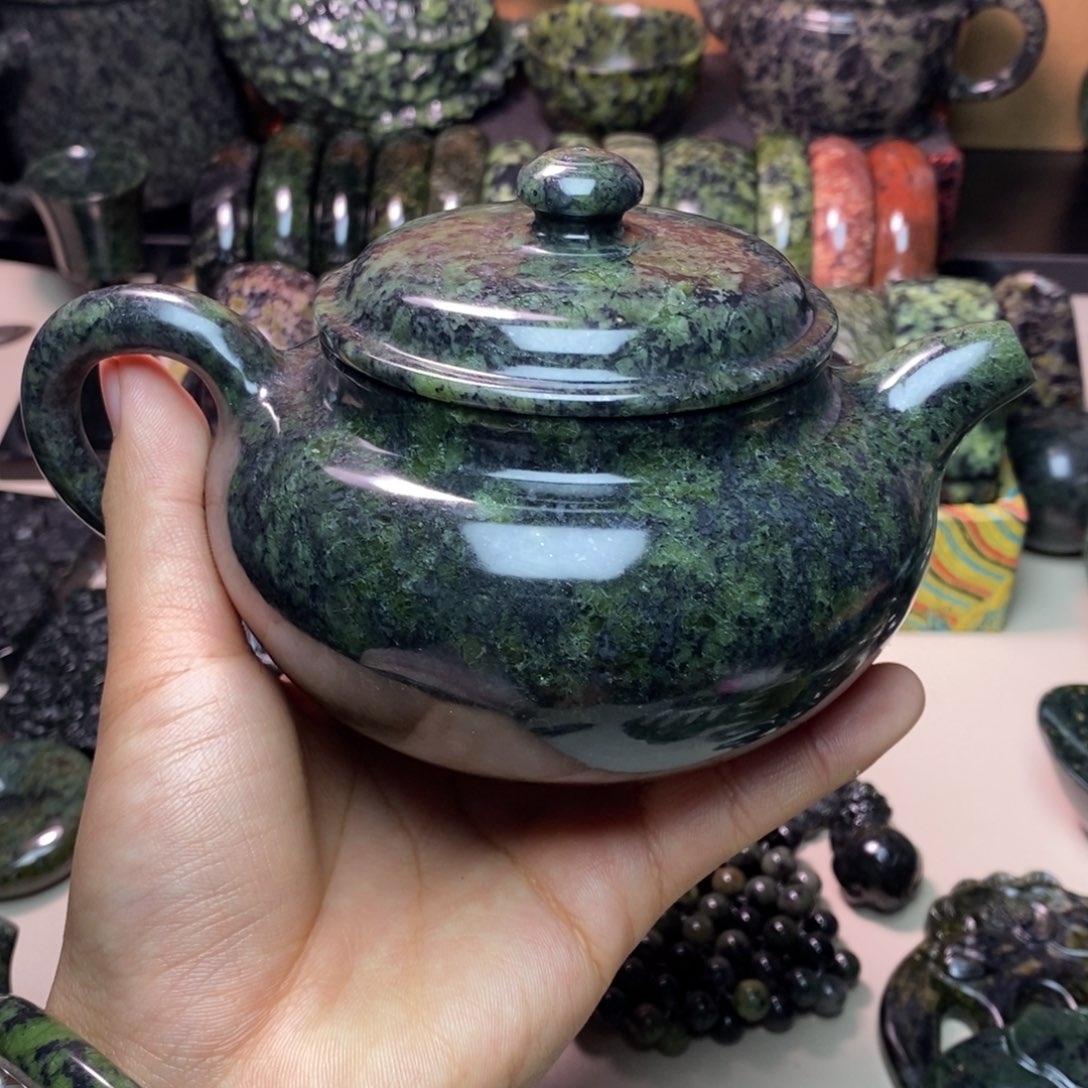 脱***马蛇纹石玉未镶嵌项链