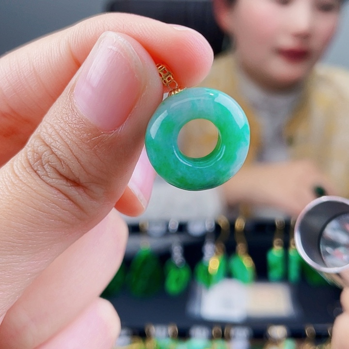 翡翠颈饰18K金镶嵌饰品