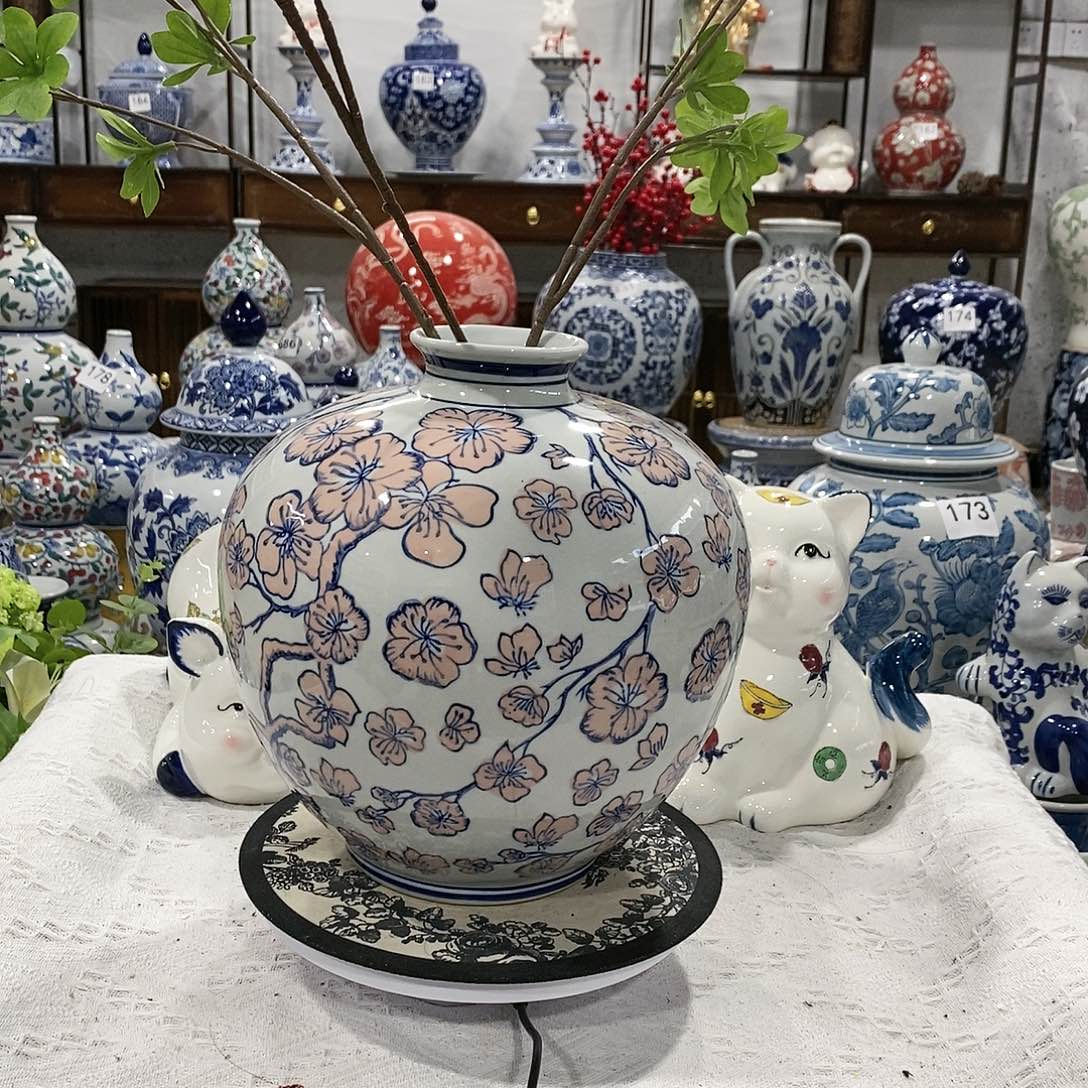 【闪购商品】摆件大肚瓶瓷器摆件………………………………