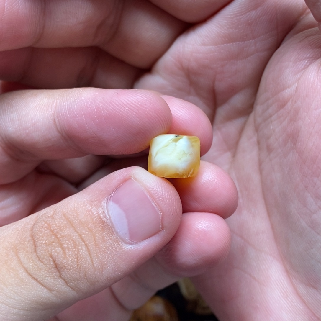 定制琥珀未镶嵌定制