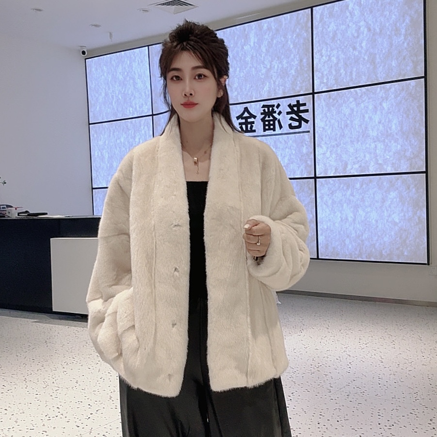 LP2508女款气质轻奢时尚女士设计师冬季秋冬外套水貂貂皮