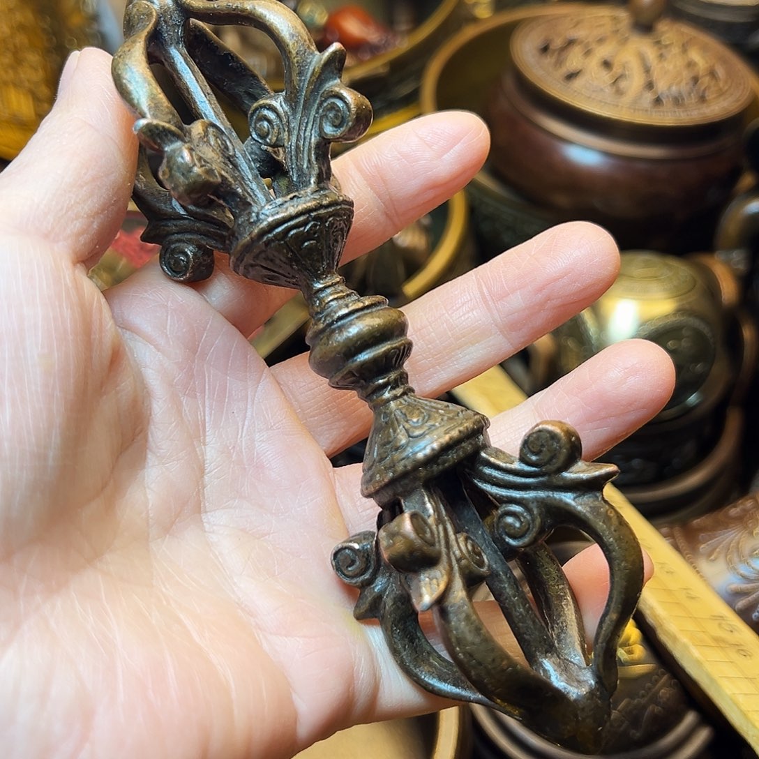 精美铜器工艺品等