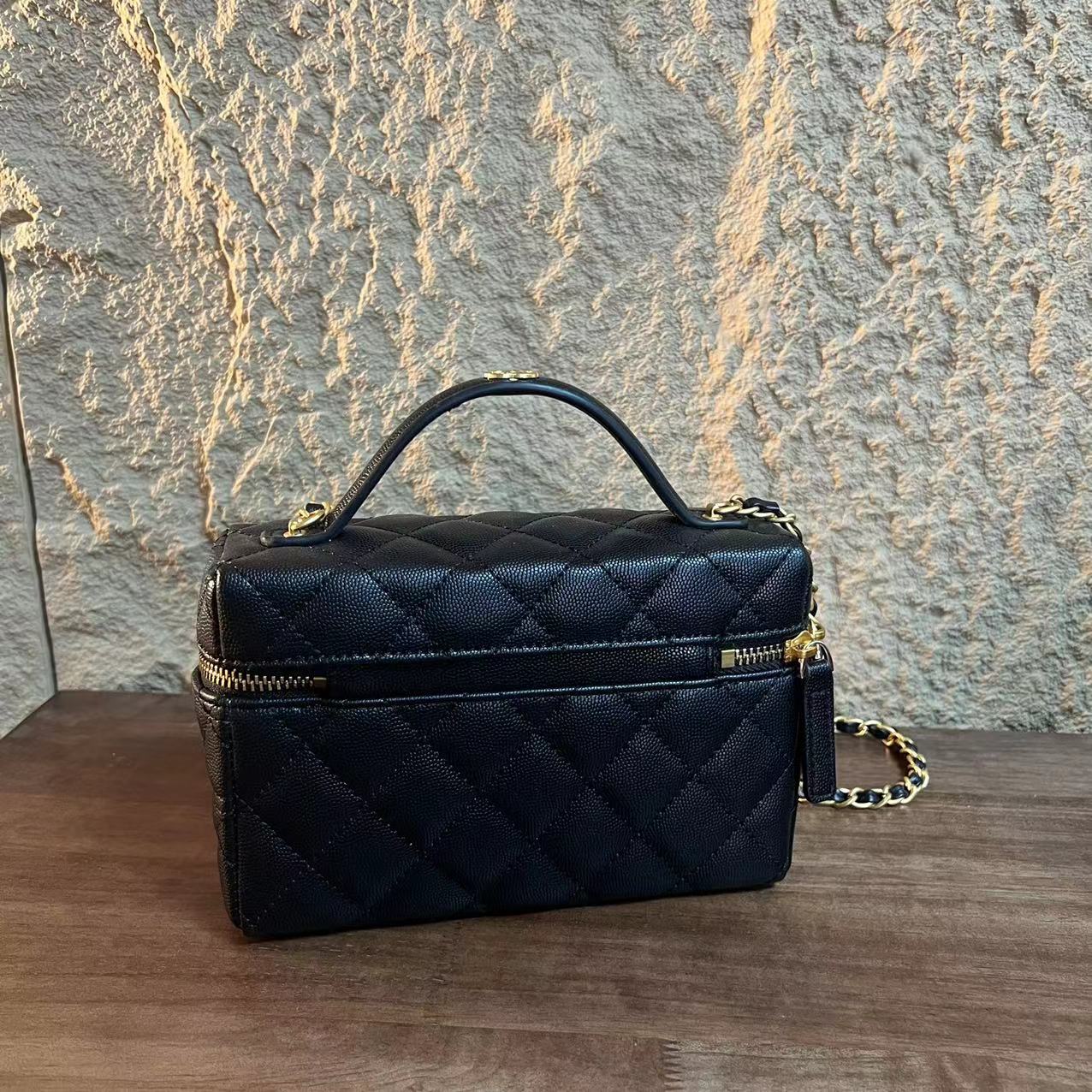 YNPO24年秋冬新款真皮重工女包钻盒子